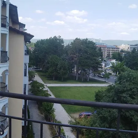 Avalon-high View Apartment *
